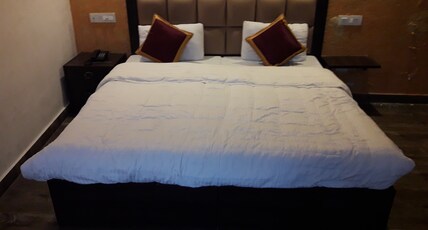 PRAKHAR HOTEL Room Type - AC Room