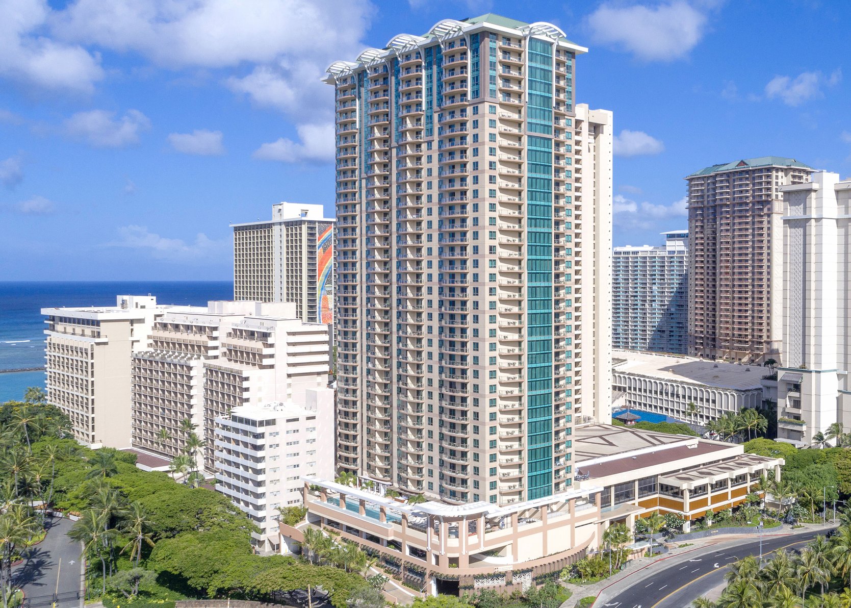 The Grand Islander by Hilton Grand Vacations - Tap to explore photos
