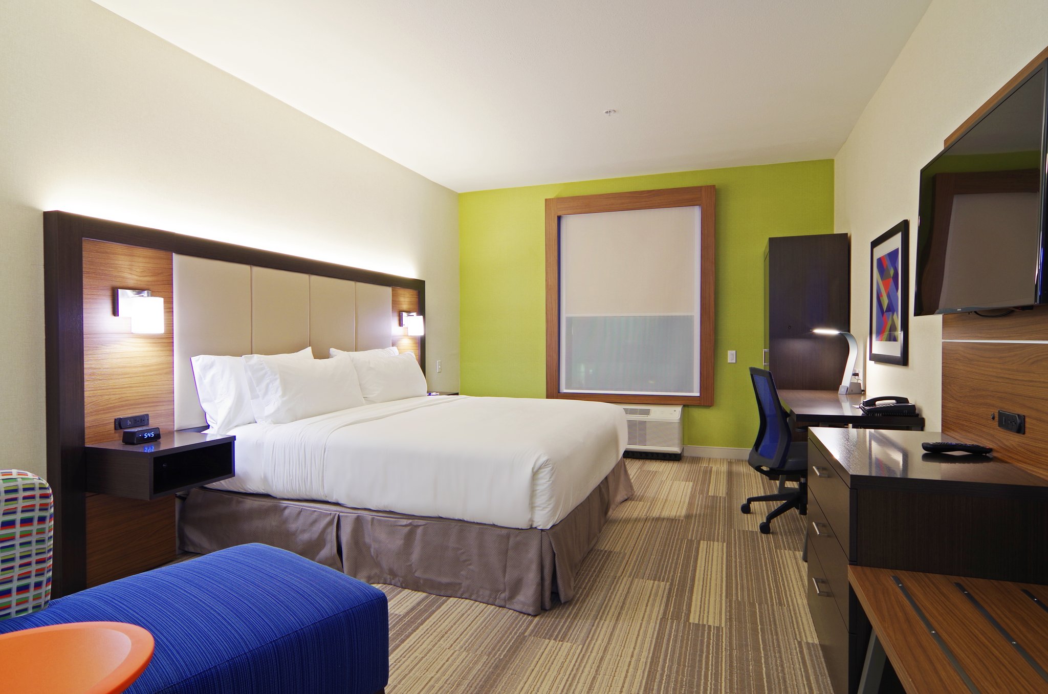 Holiday Inn Express & Suites PHOENIX NORTH - SCOTTSDALE - Tap to explore photos