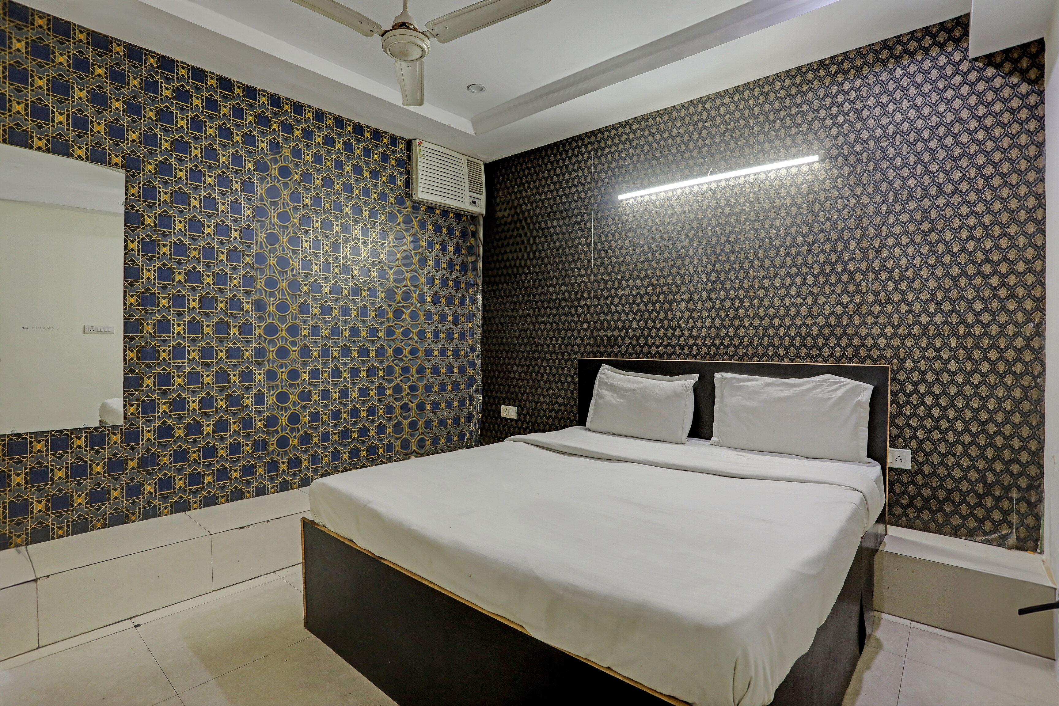 Hotel O Kanak palace - Tap to explore photos