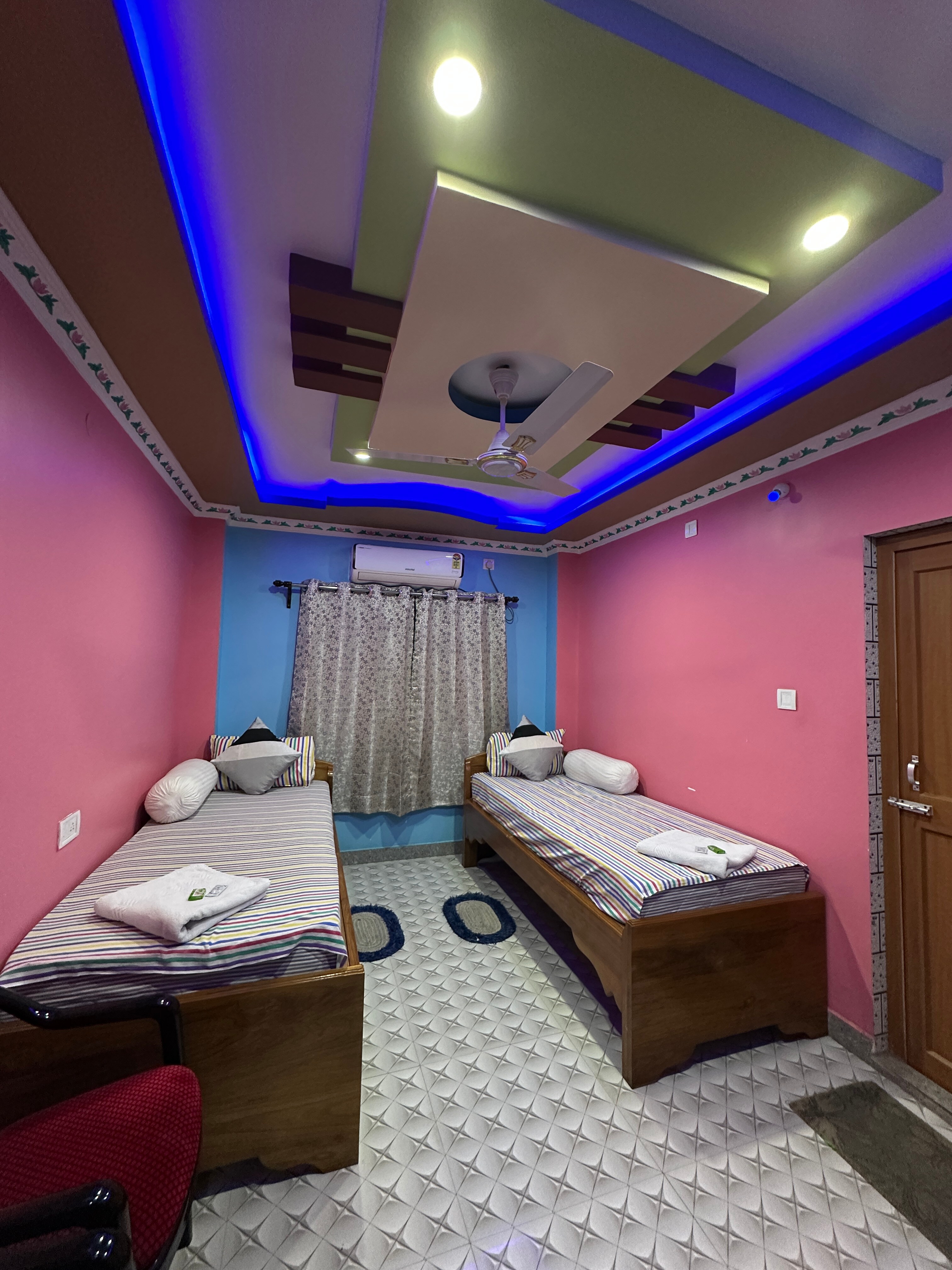 Hotel Rudraksh Palace Lumding - Tap to explore photos