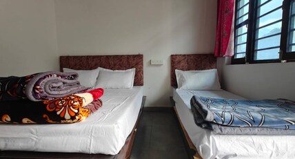 Comfortable stay surrounding by nature Room Type - friends room