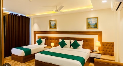 Hotel White House Near Golden Temple Room Type - Superior Triple Room With Balcony Hotel White House Near Golden Temple Room Type - Superior Triple Room With Balcony