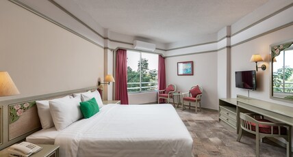 CHOLCHAN PATTAYA BEACH RESORT Room Type - Deluxe Garden Wing