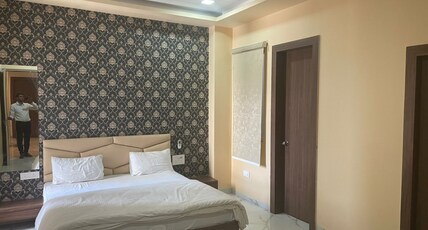 Hotel Janki Palace Room Type - Deluxe Room with City View