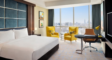 Holiday Inn Riyadh Al Malaz Room Type - 1 King Premium Downtown View