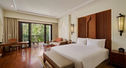 InterContinental Hotels XISHUANGBANNA RESORT Room Type - 1 King Premium Balcony Garden View InterContinental Hotels XISHUANGBANNA RESORT Room Type - 1 King Premium Balcony Garden View
