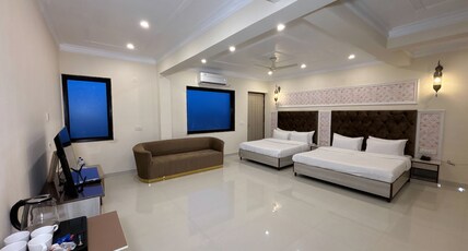 HOTEL WALK2TAJ Room Type - FAMILY SUITE