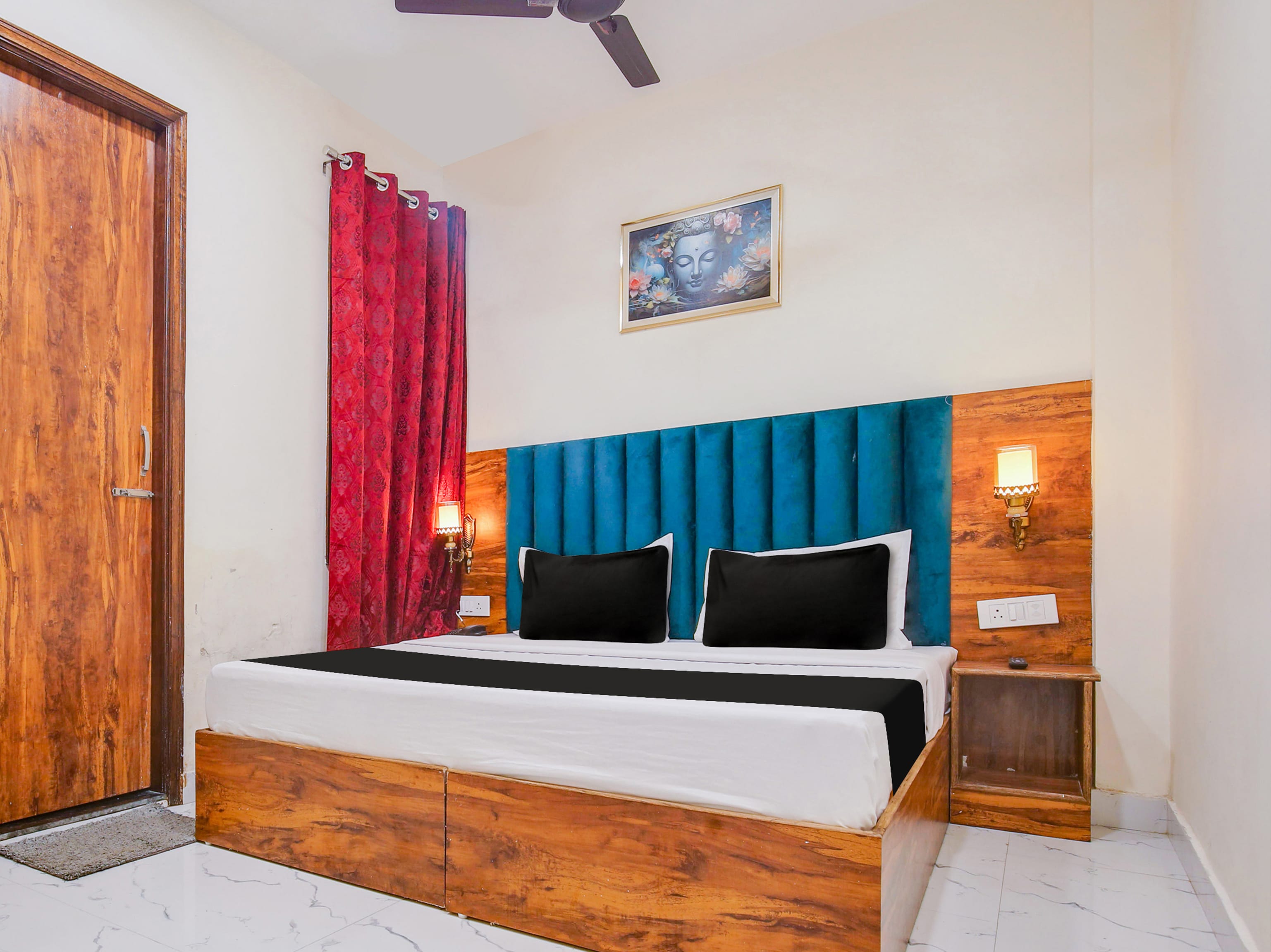 Hotel O Holiday First - Tap to explore photos