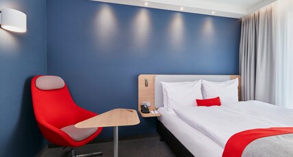 Holiday Inn Express Berlin - Alexanderplatz Room Type - Standard Room Holiday Inn Express Berlin - Alexanderplatz Room Type - Standard Room