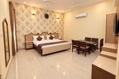 Mini Mahal Hotel