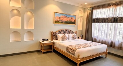 Ratnawali A Vegetarian Heritage Hotel Room Type - AC Executive Premium Room