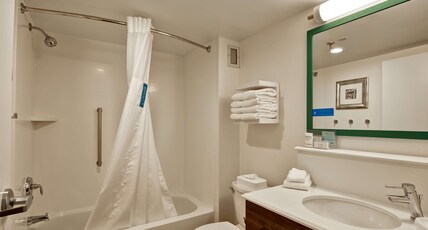 Hampton Inn Albany-Wolf Road Room Type - 1 QN ACCESS TUB NONSMOK