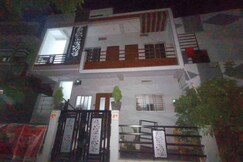 RAJ HOME AC Room with Attached Bathroom 2 4 Guests