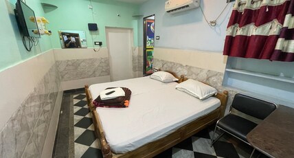 HOTEL SRIYA PALACE Room Type - Deluxe Double