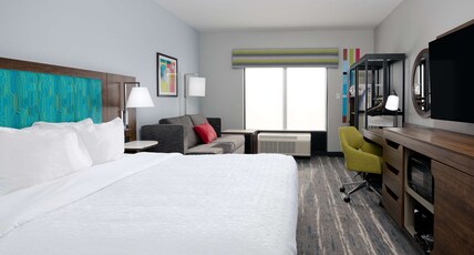 Hampton Inn Alpharetta/Roswell, GA Room Type - 1KNG MOB HEAR ACC W TUB NS