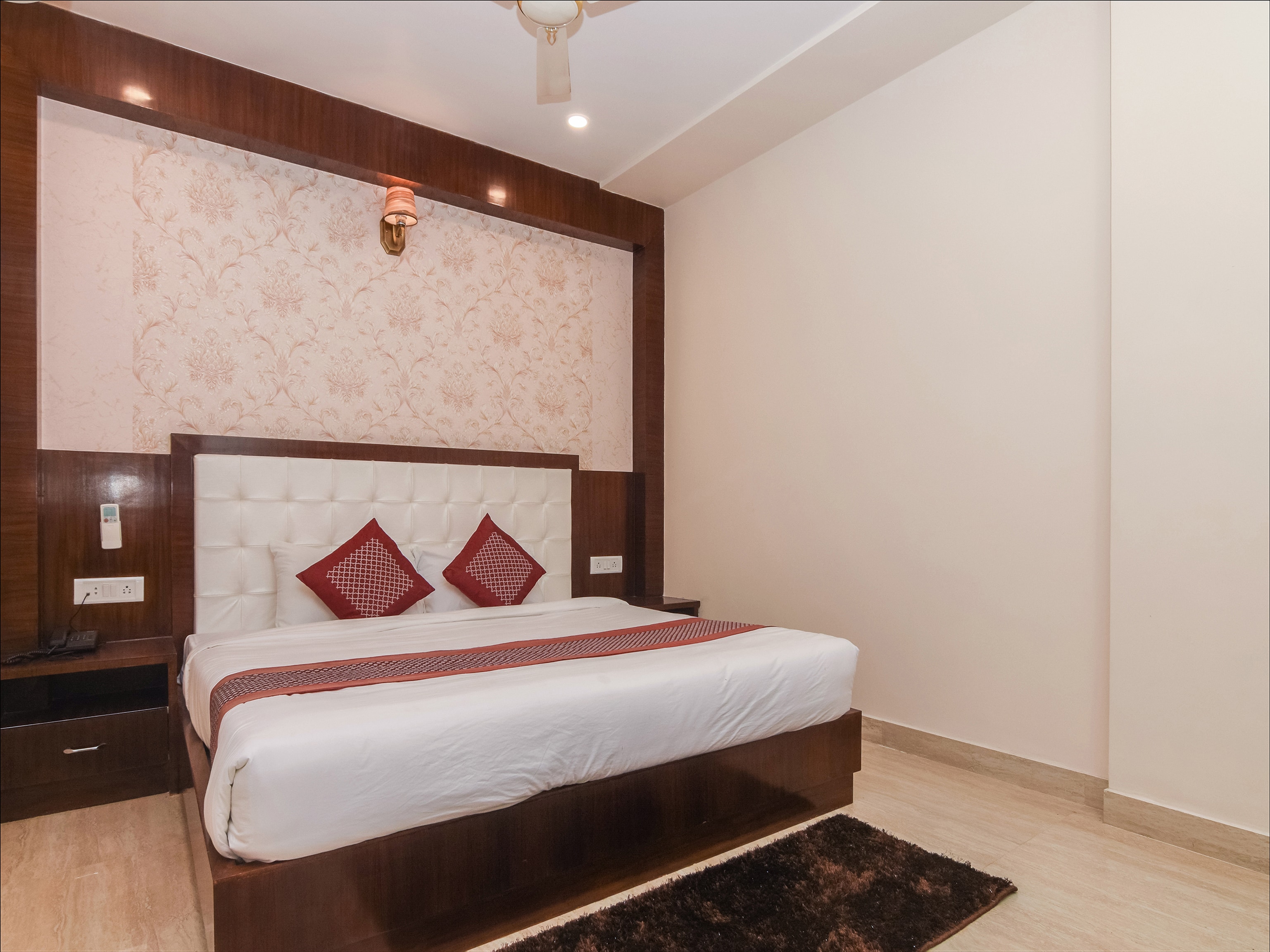 Hotel RAHIL PALACE - Tap to explore photos