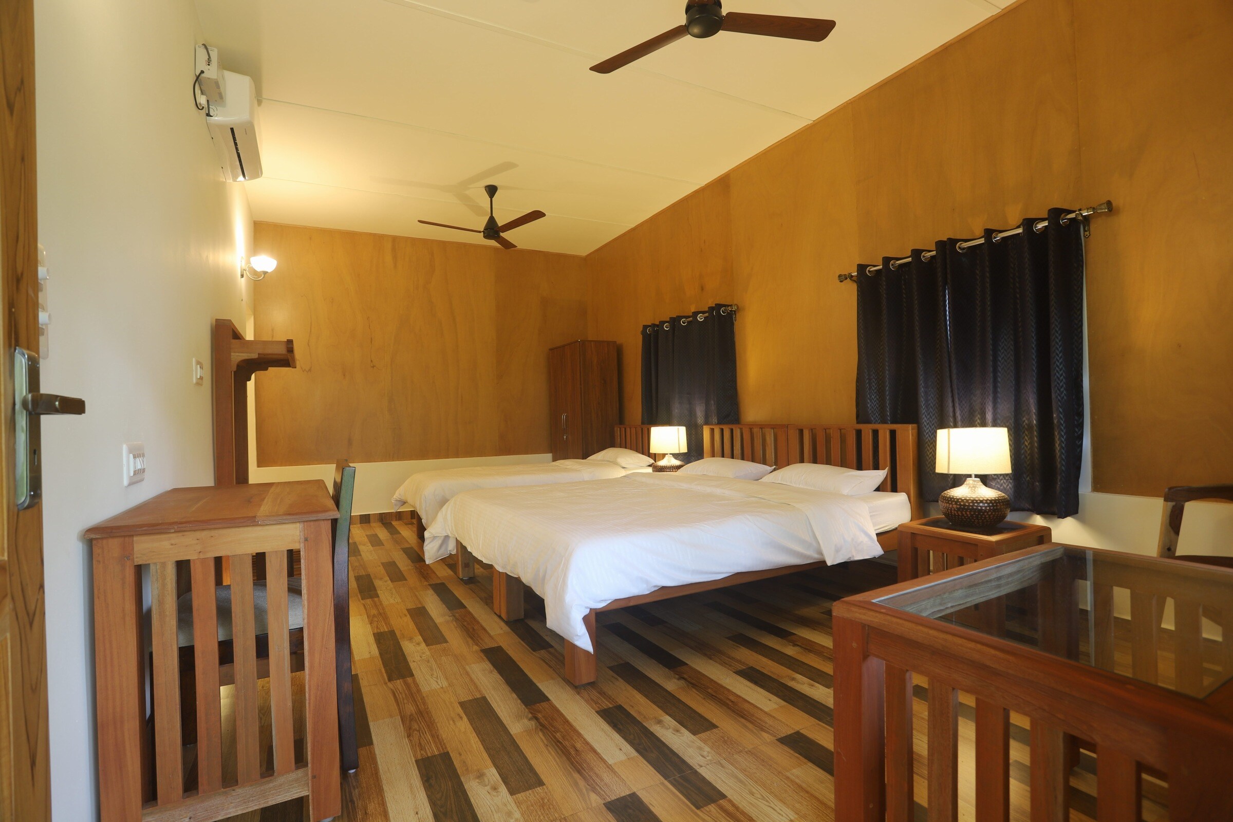 Coffee Courtyard - Tap to explore photos