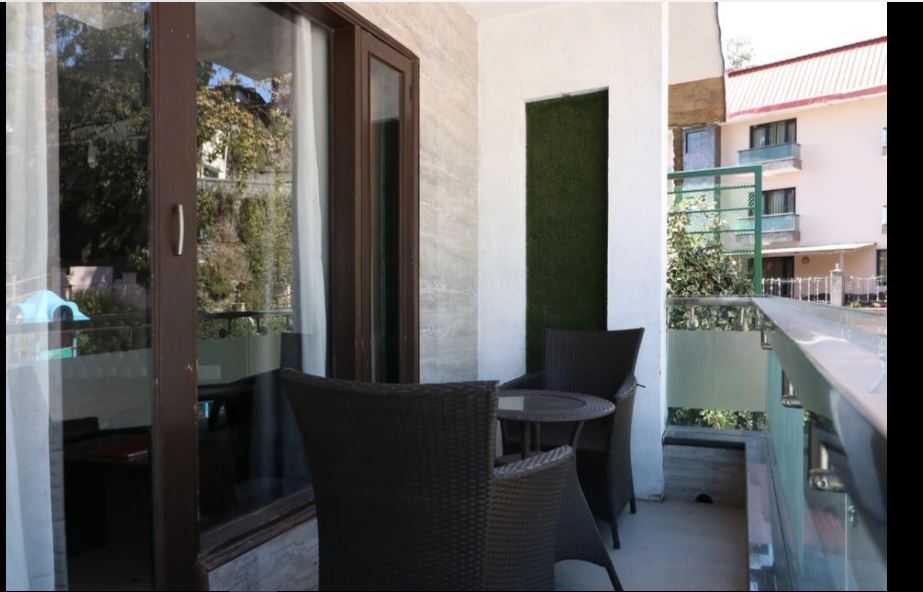 Red Leaf Boutique Hotel - Tap to explore photos