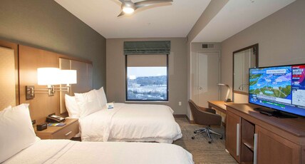 Hampton Inn & Suites by Hilton Downtown St. Paul Room Type - 2 QUEEN BEDS W FRIDGE NS