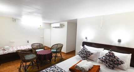 Hotel Samudra Tara Room Type - Deluxe Triple Room