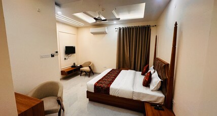 THE MAULSHRI Room Type - MAPLE ROOMS