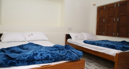 Hotel Yash Paradise Room Type - Ac Deluxe Family Bed Room