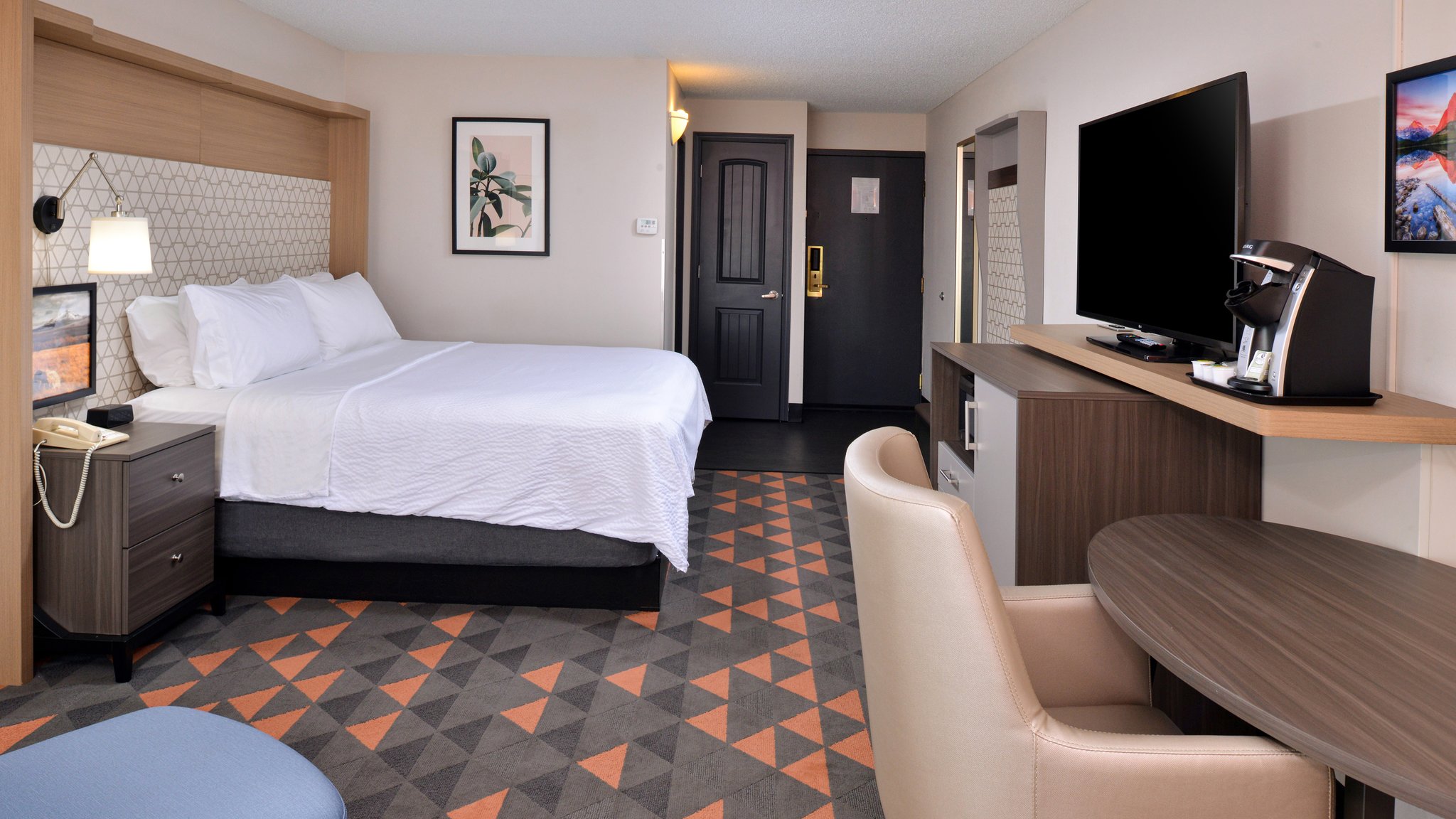 Holiday Inn Great Falls- Convention Center - Tap to explore photos