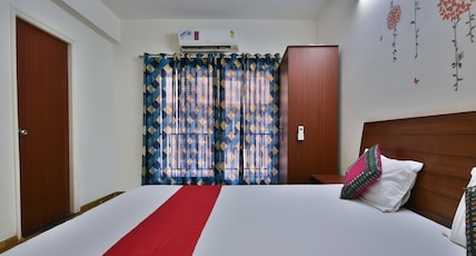Johnnie Holiday Homes Mainath Bati Room Type - 1BHK