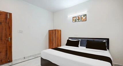 HOTEL PITAMBARA INN (50 Meters from Datia Railway Station Main Entry) Room Type - ELEGANT DELUXE ROOM