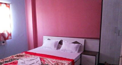 Hotel Shubham House Room Type - AC Deluxe room