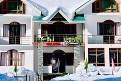 GOLDEN PEAK SONAMARG