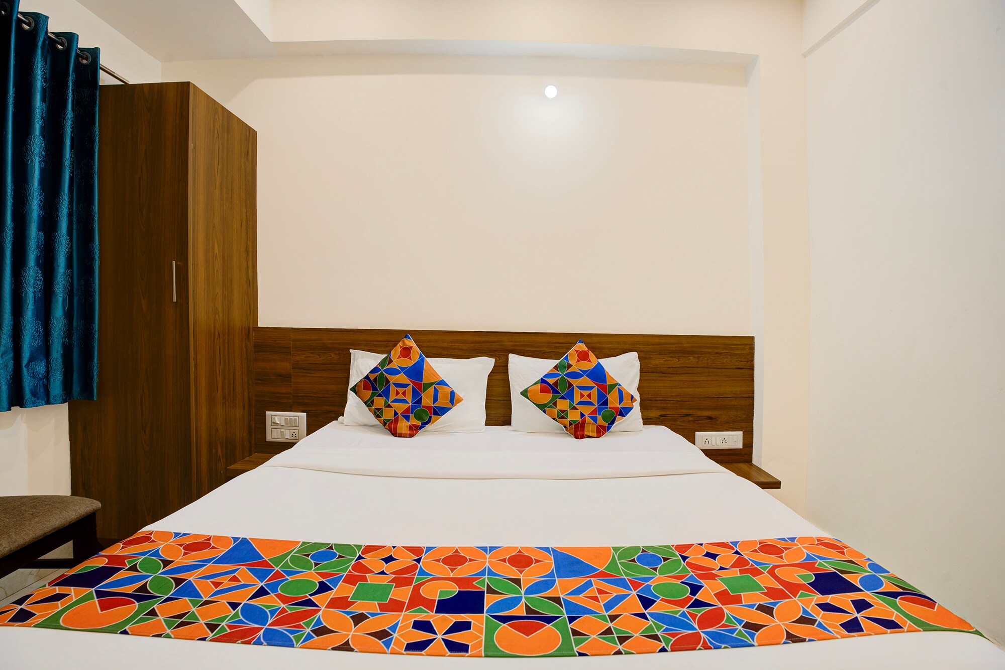 FabHotel Purple Grand - Jalahalli West - Tap to explore photos