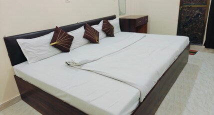 Kohinoor P Guest House Room Type - Family Room