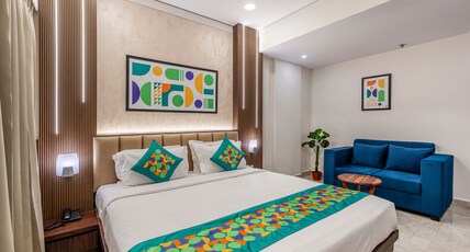 Treebo Premium The Regal Park Room Type - Deluxe Family Room