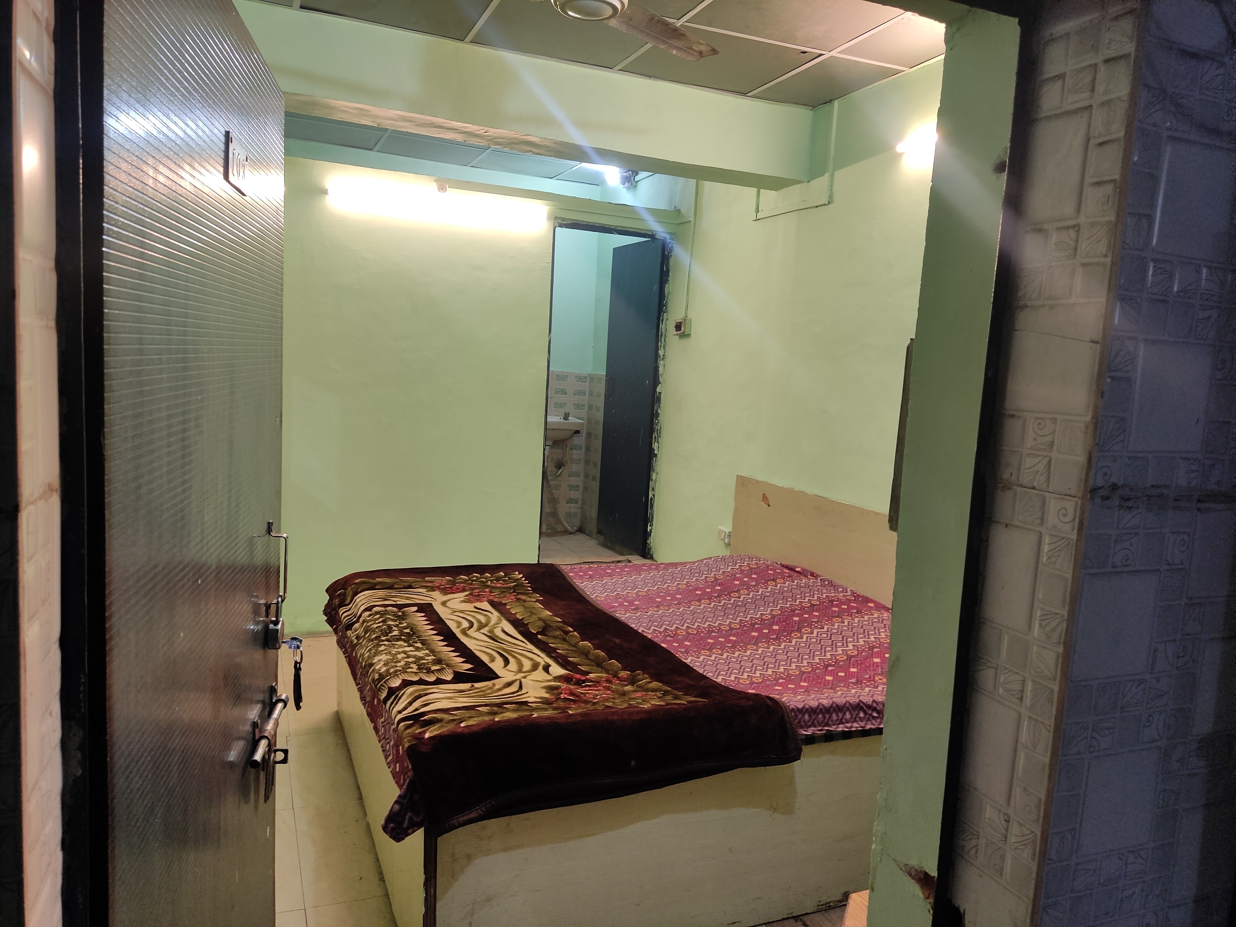 Shri Radhe Krishna Guest House - Tap to explore photos