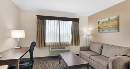 Best Western Brookfield Room Type - 1 King Bed, Non-Smoking, Pet Friendly Room, High Speed Internet Access, Microwave And Refrigerator, Best Western Brookfield Room Type - 1 King Bed, Non-Smoking, Pet Friendly Room, High Speed Internet Access, Microwave And Refrigerator,