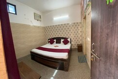 Guru Krapa Dham  Near Prem Mandir