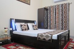 Sai Homestay | Rooms & Caretaker