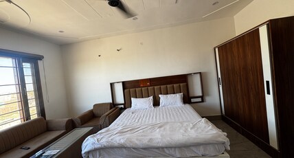 Hotel HB Grand Room Type - Super Deluxe Room