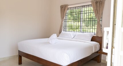 Blue Mount Room Type - Deluxe Room With out Balcony