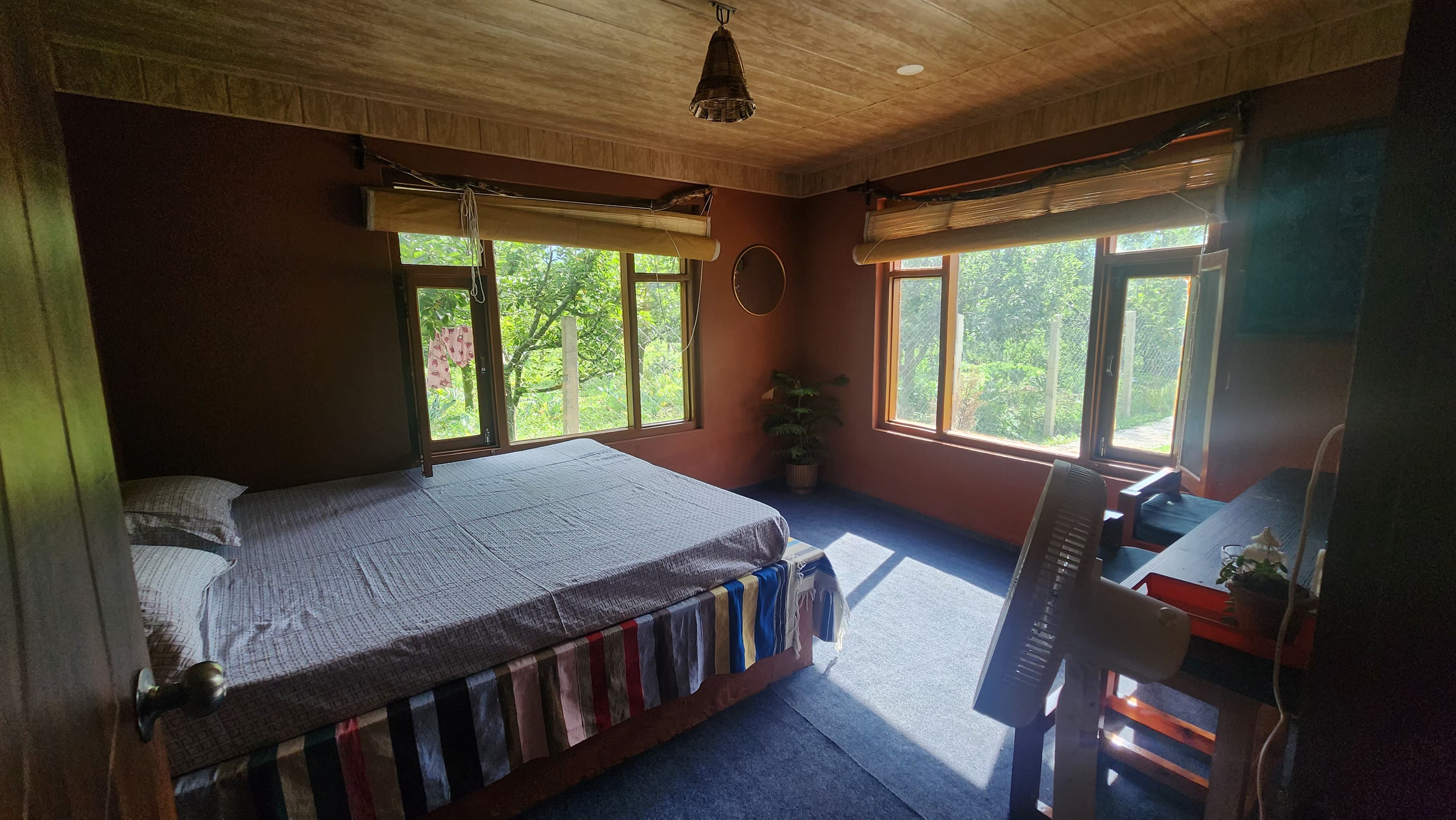 Naggar Studio- 3BHK Homestay by Homeyhuts - Tap to explore photos