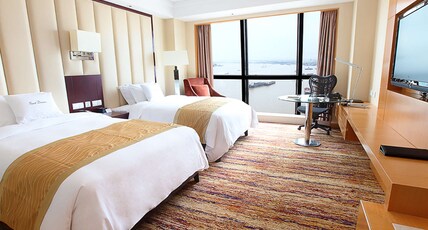 DoubleTree by Hilton Hotel Wuhu Room Type - TWIN DELUXE ROOM W  VIEW