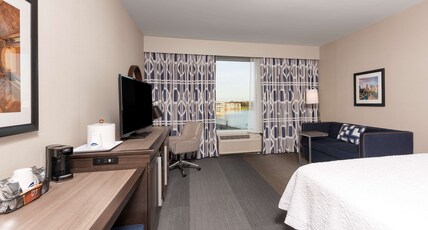 Hampton Inn & Suites Indianapolis/keystone, IN Room Type - 1 KNG HEARING ACC NOSMOK
