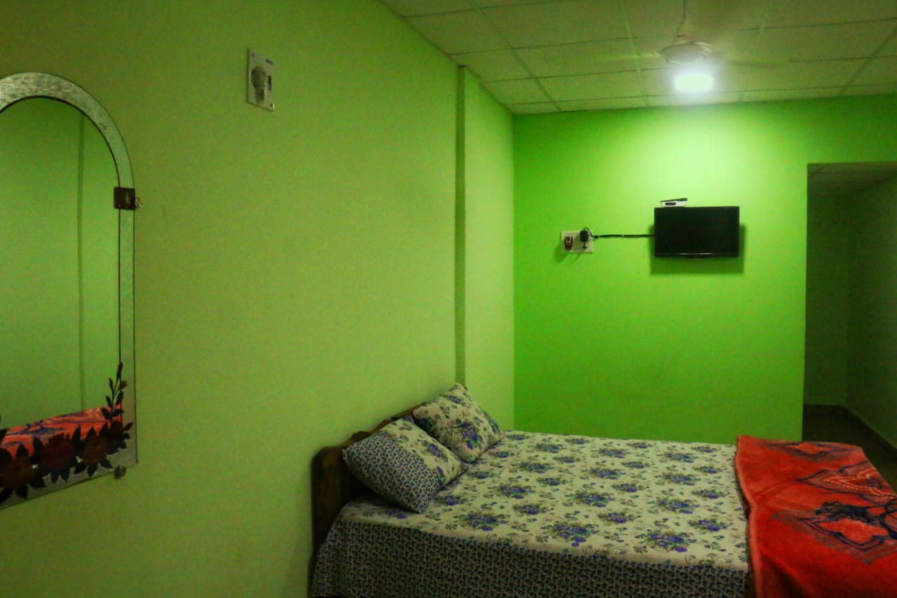 Charvi Homestay - Tap to explore photos