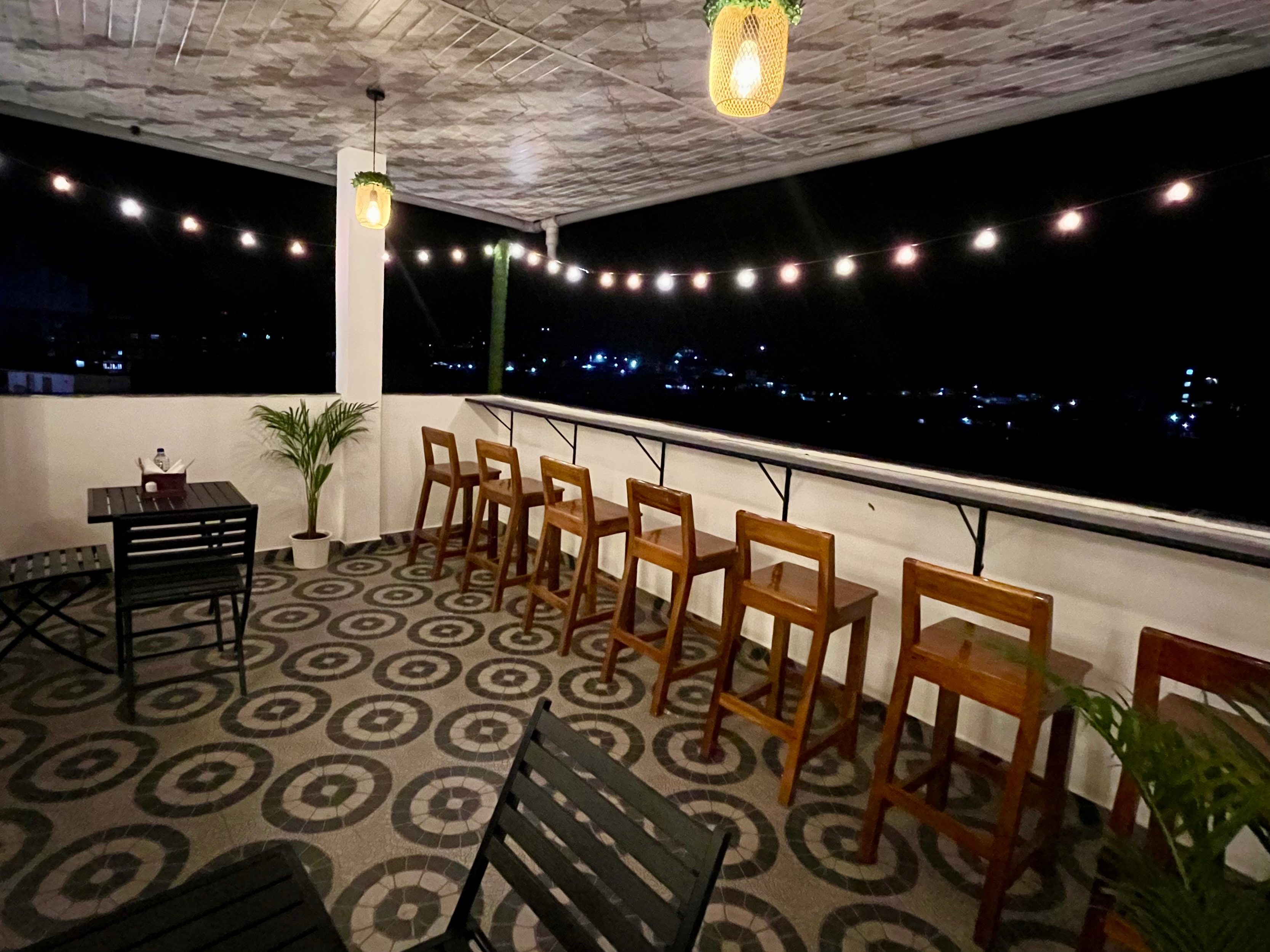 Hotel Zirora - Tap to explore photos