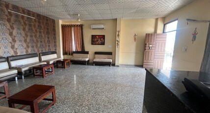 Hotel O by OYO Golden Manor Inn Room Type - Classic