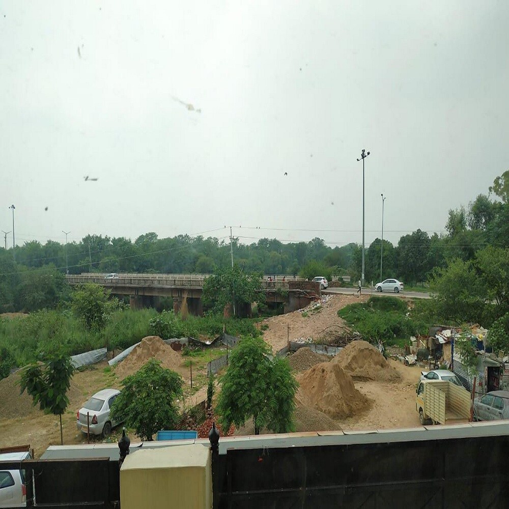 HOTEL BRIDGE INN - Tap to explore photos