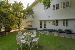 LohonoStays Ivy Cottage