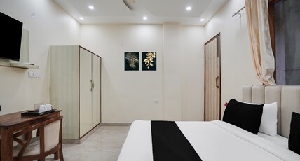 Super Townhouse Sector 63 A Noida Room Type - Classic
